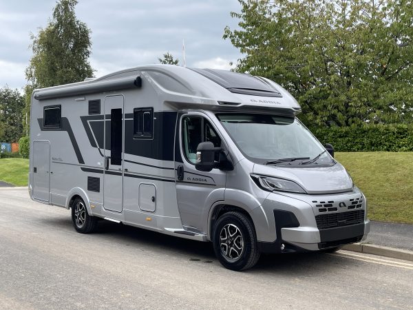 Adria Matrix Supreme 670 DL (057)