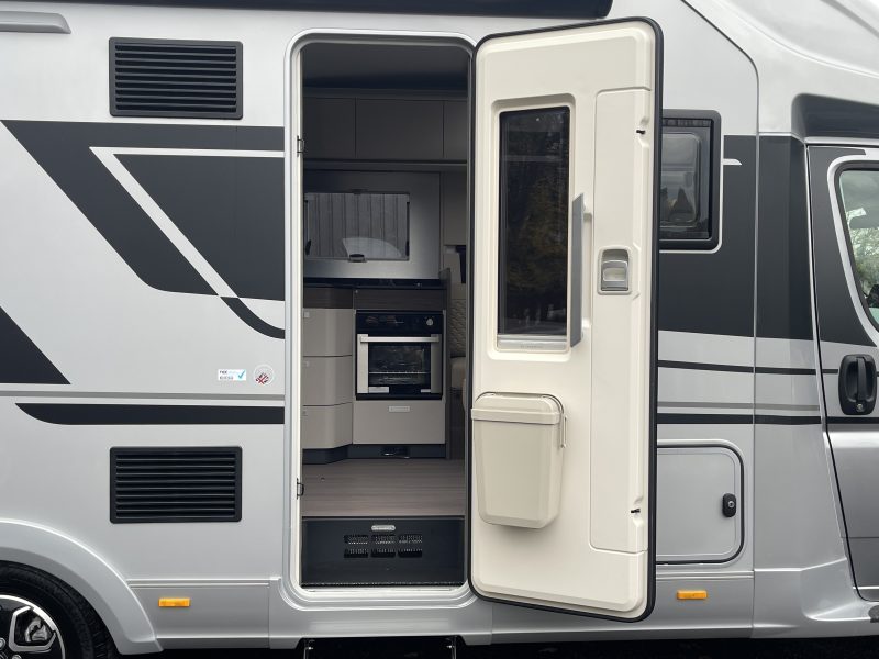 Adria Coral Supreme 670 DL (055) entry