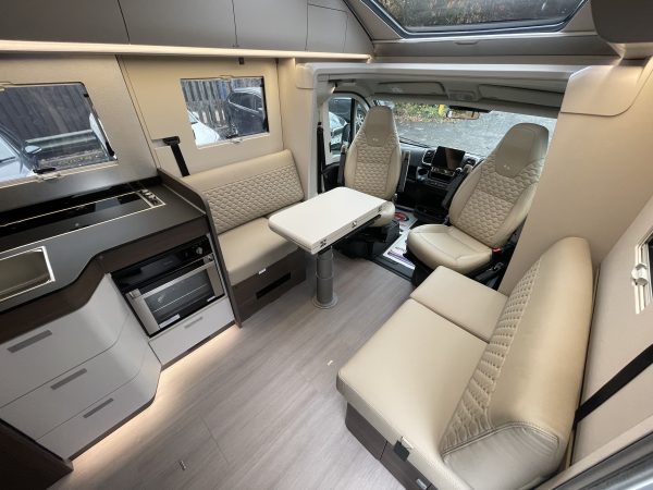 Adria Coral Supreme 670 DL (055) profile