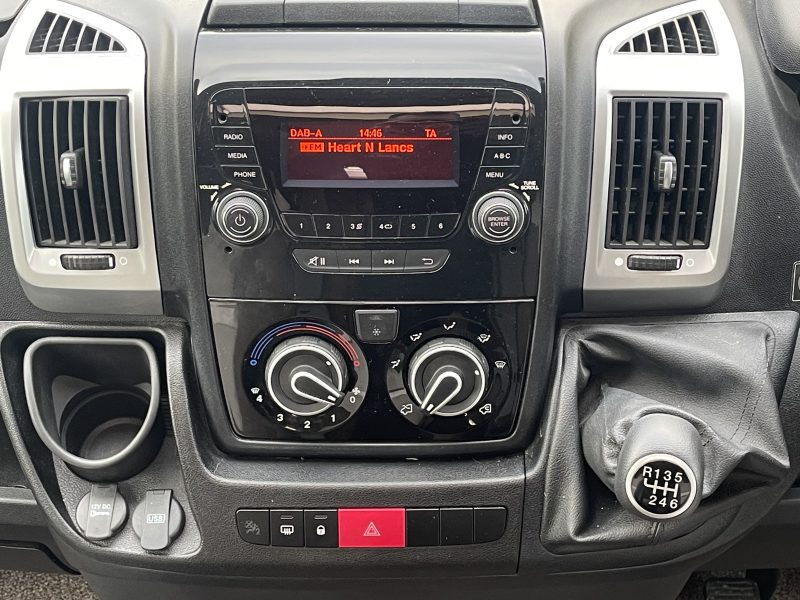 Swift Bolero entertainment system