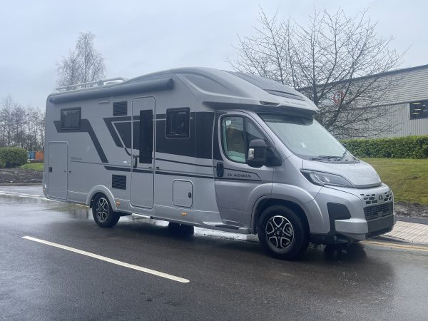 Adria Matrix Supreme 670 DL (631)