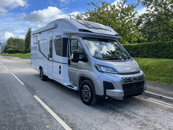 2027 Adria Matrix Select 670 DC